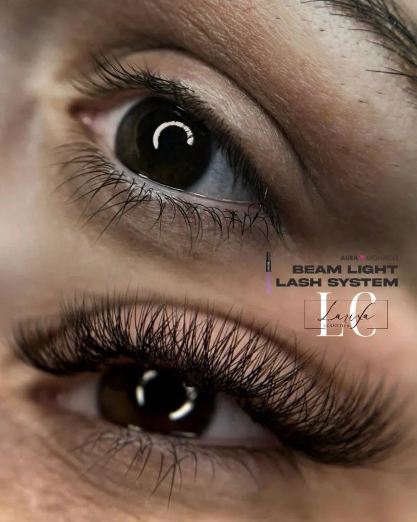 Wimpernverlängerung mit dem Beam Light Lash System